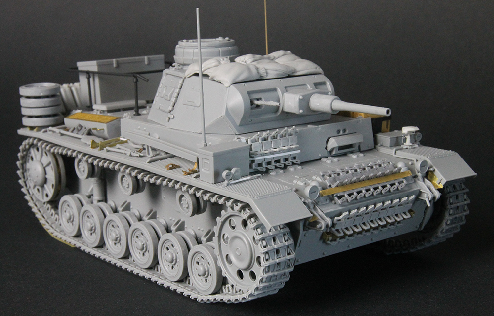 [製作] 2 ドイツ III号 指揮 戦車 H型 ドイツアフリカ軍団 – ドラゴン 6901