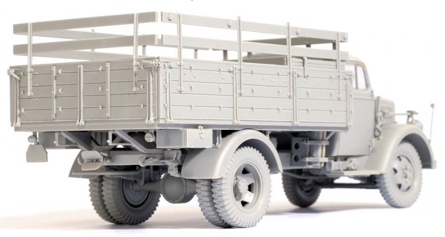 ドイツ オペル ブリッツ 3トン カーゴ トラック - ドラゴン / サイバーホビー 6670