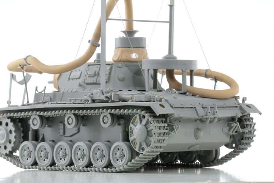 ドイツ III号戦車 F型 潜水 戦車 (T) イギリス本土 上陸仕様 あしか作戦  - ドラゴン / サイバーホビー 6717