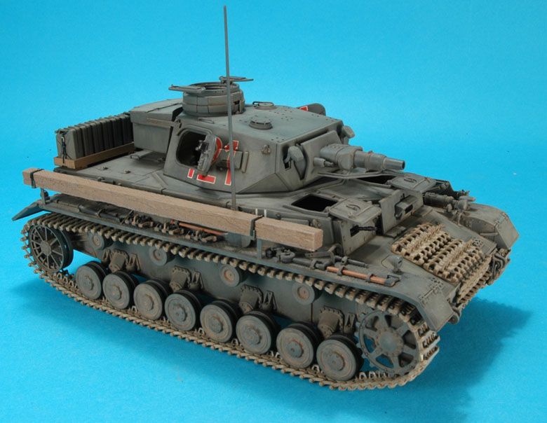 ドイツ IV号戦車 E型 w/ 増加装甲 - ドラゴン 6301