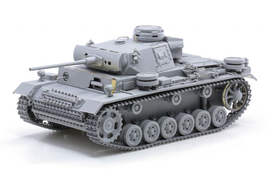 ドイツ III号戦車 M型 w/ 防水マフラー - ドラゴン 6558