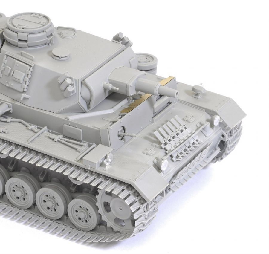 ドイツ III号戦車 N型 w/ ヴィンターケッテ 第502 重戦車大隊 レニングラード戦線 1943年 - ドラゴン 6606