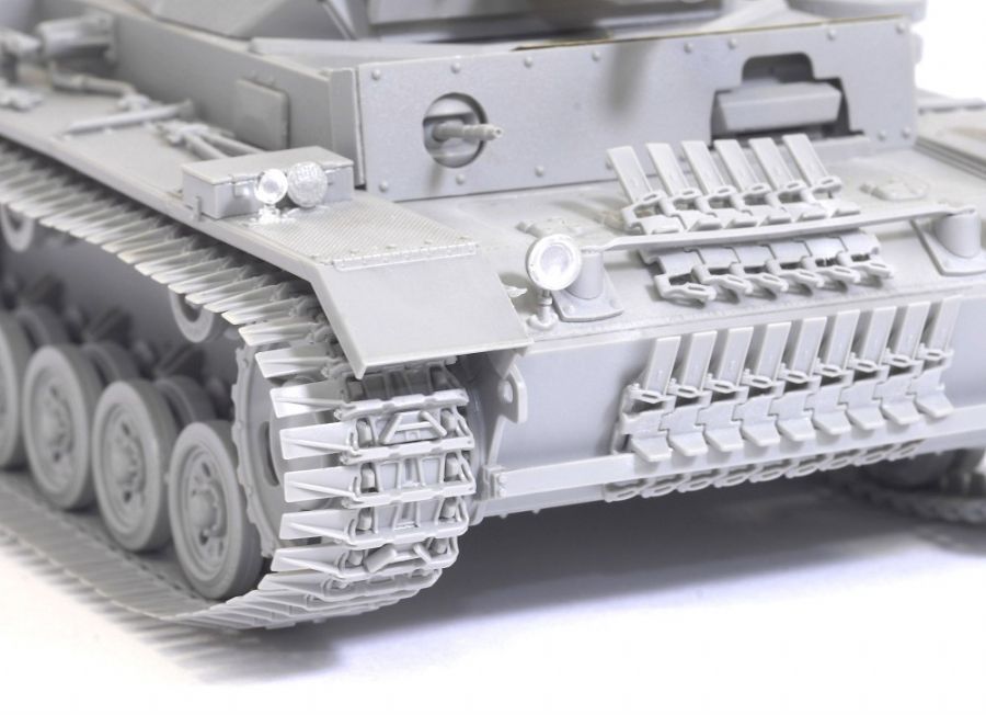 ドイツ III号戦車 N型 w/ ヴィンターケッテ 第502 重戦車大隊 レニングラード戦線 1943年 - ドラゴン 6606