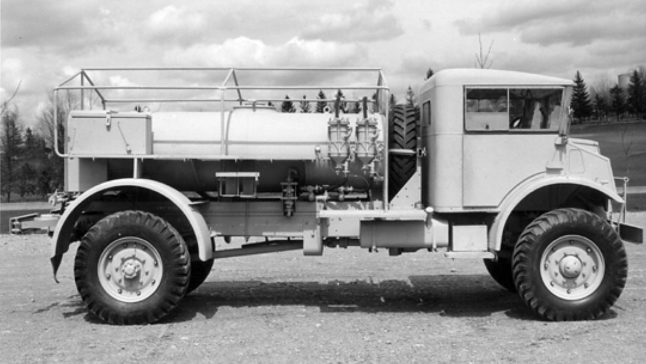 イギリス CMP シボレー C60L 給水 トラック 13番キャブ - ミラーモデルズ 35165
